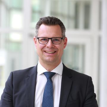 Dr. Carl-Gustav Kalbfell